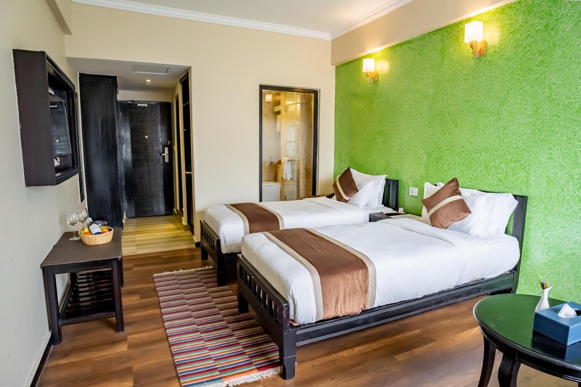 Hotel Sarowar Pokhara Room photo